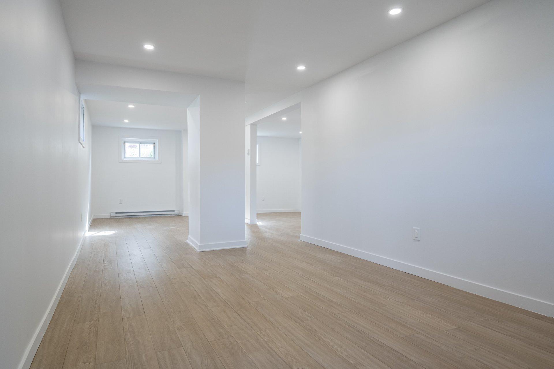 









1046

 - 1048


Rue Mill Hill

,
Laval (Chomedey),




QC
H7W1P4

