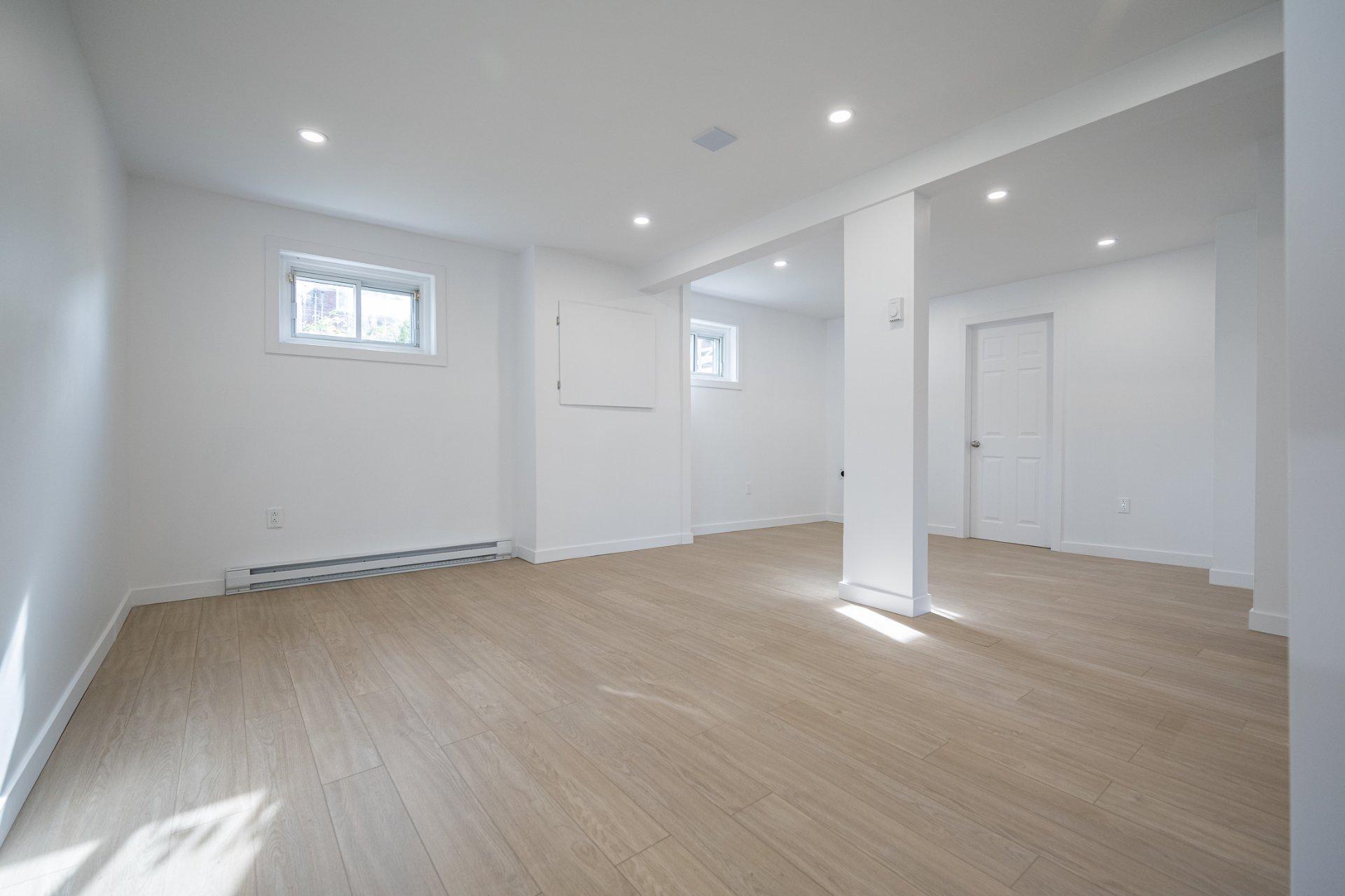 









1046

 - 1048


Rue Mill Hill

,
Laval (Chomedey),




QC
H7W1P4

