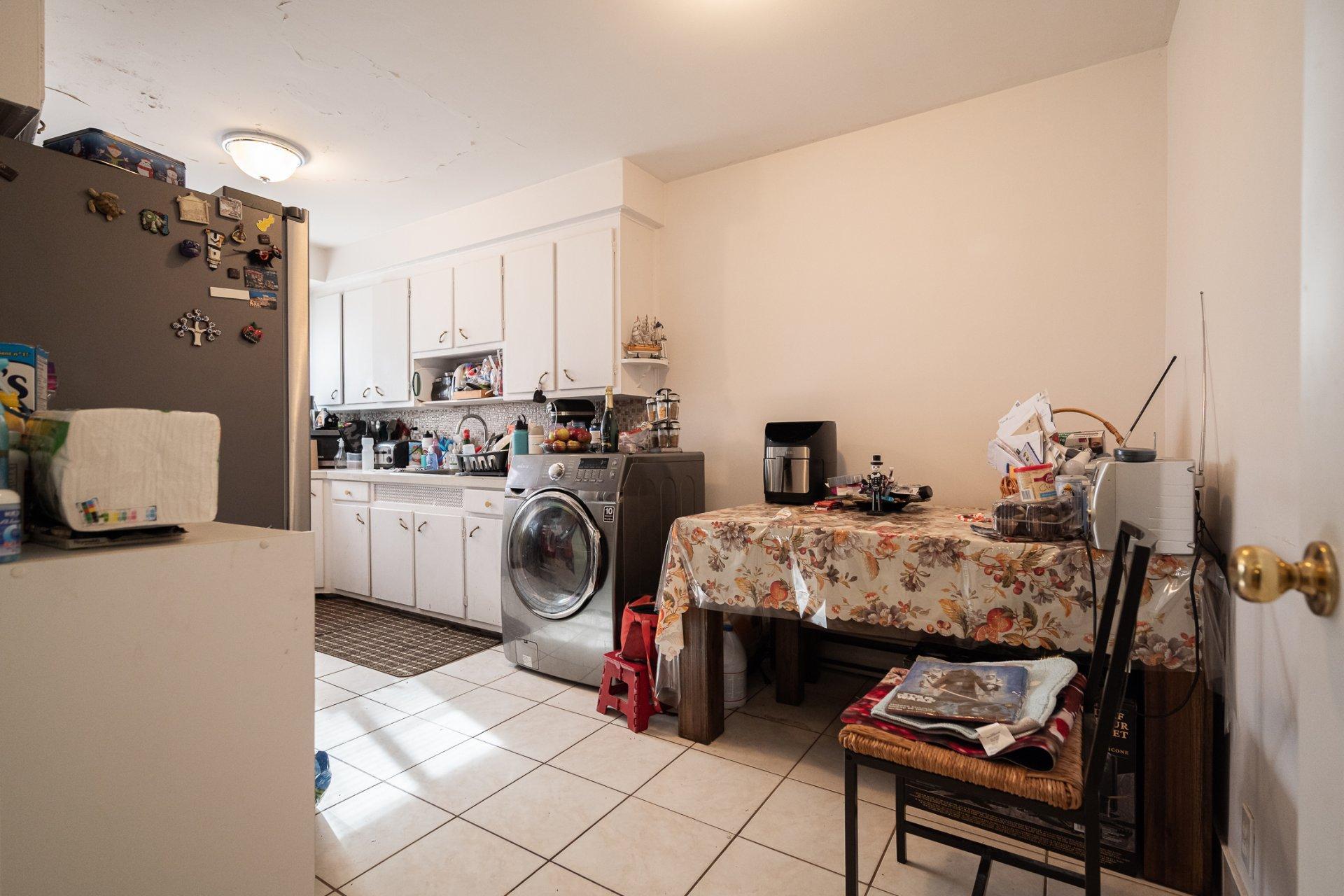 









1046

 - 1048


Rue Mill Hill

,
Laval (Chomedey),




QC
H7W1P4

