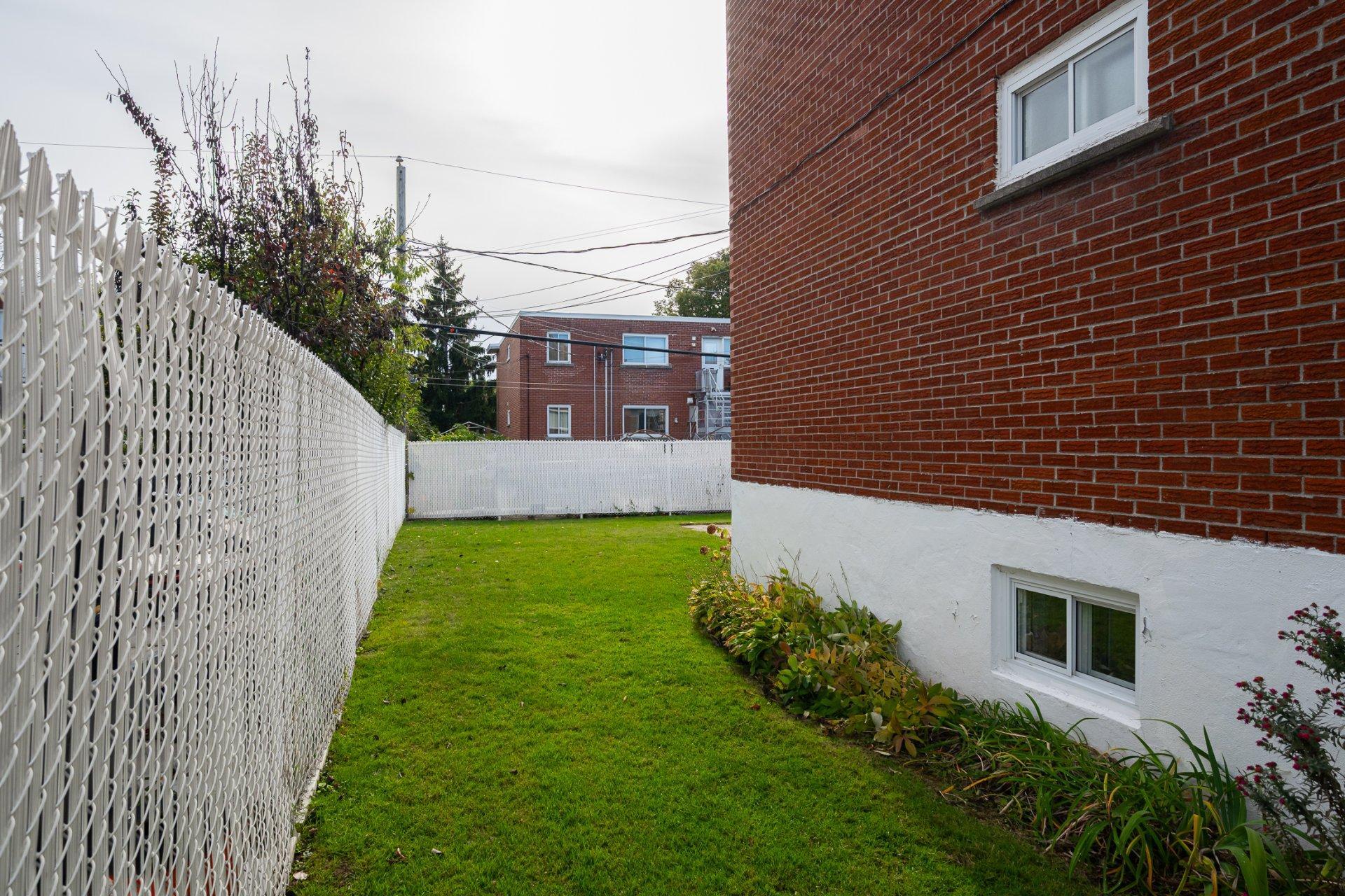 









1046

 - 1048


Rue Mill Hill

,
Laval (Chomedey),




QC
H7W1P4

