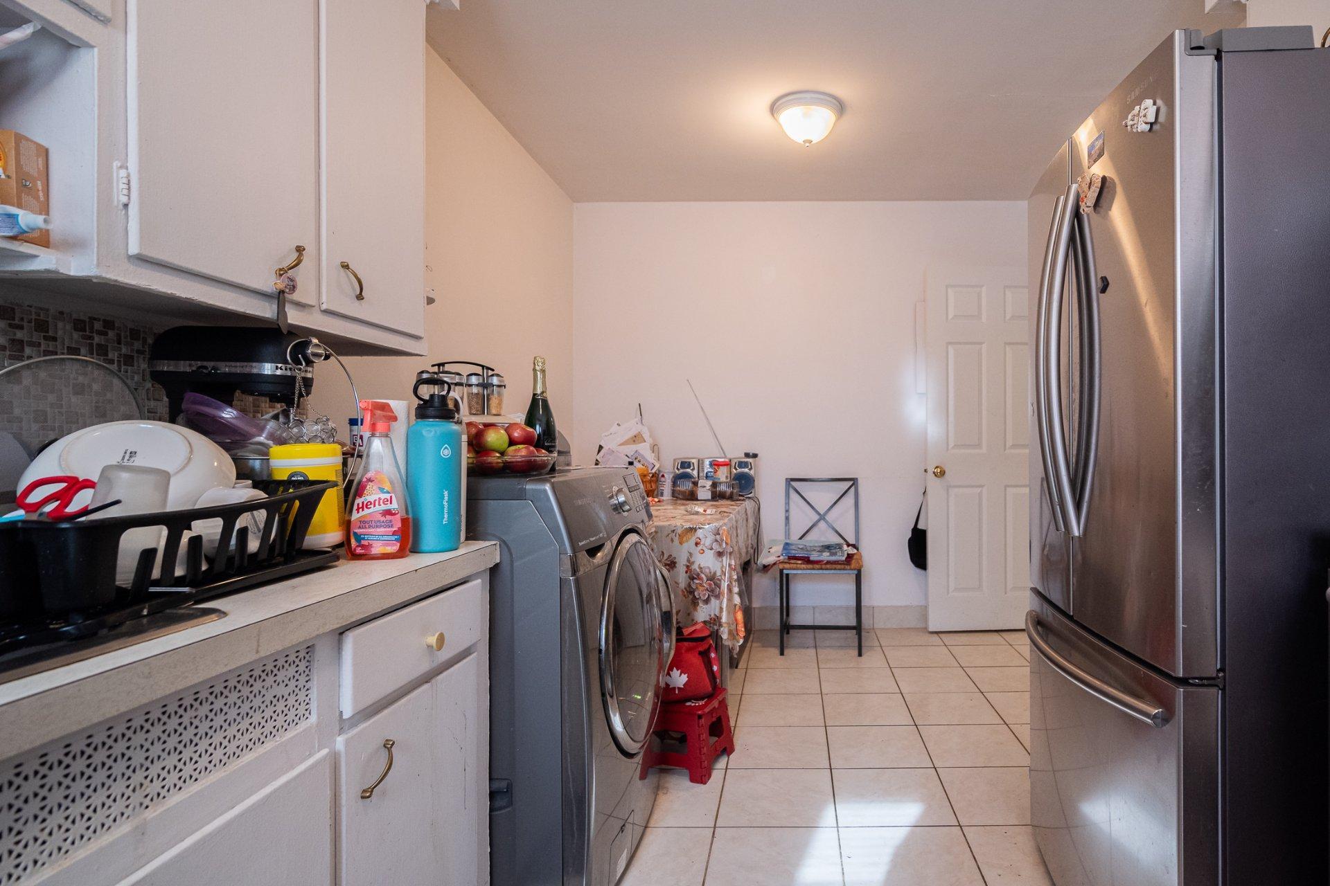 









1046

 - 1048


Rue Mill Hill

,
Laval (Chomedey),




QC
H7W1P4

