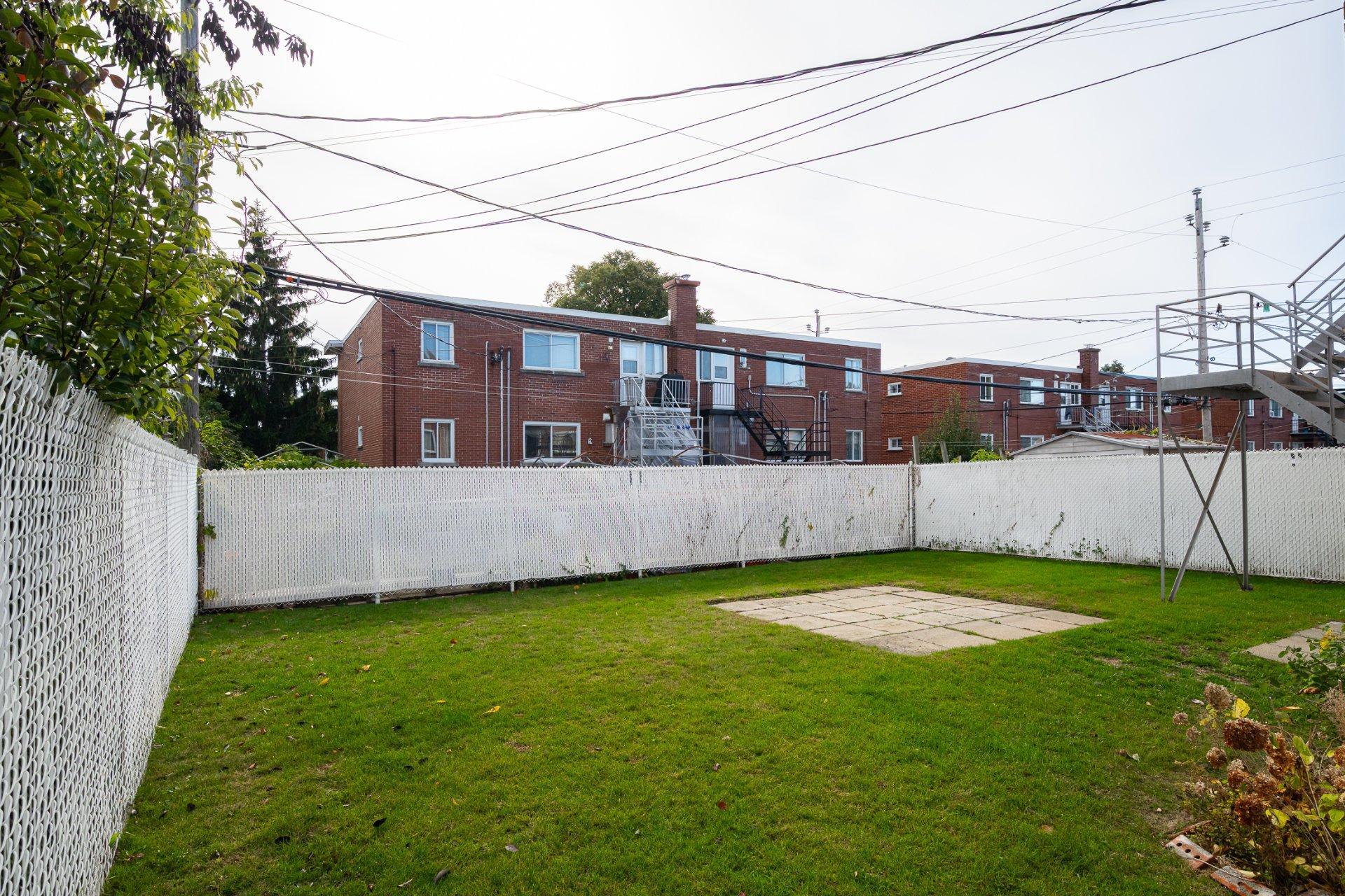 









1046

 - 1048


Rue Mill Hill

,
Laval (Chomedey),




QC
H7W1P4

