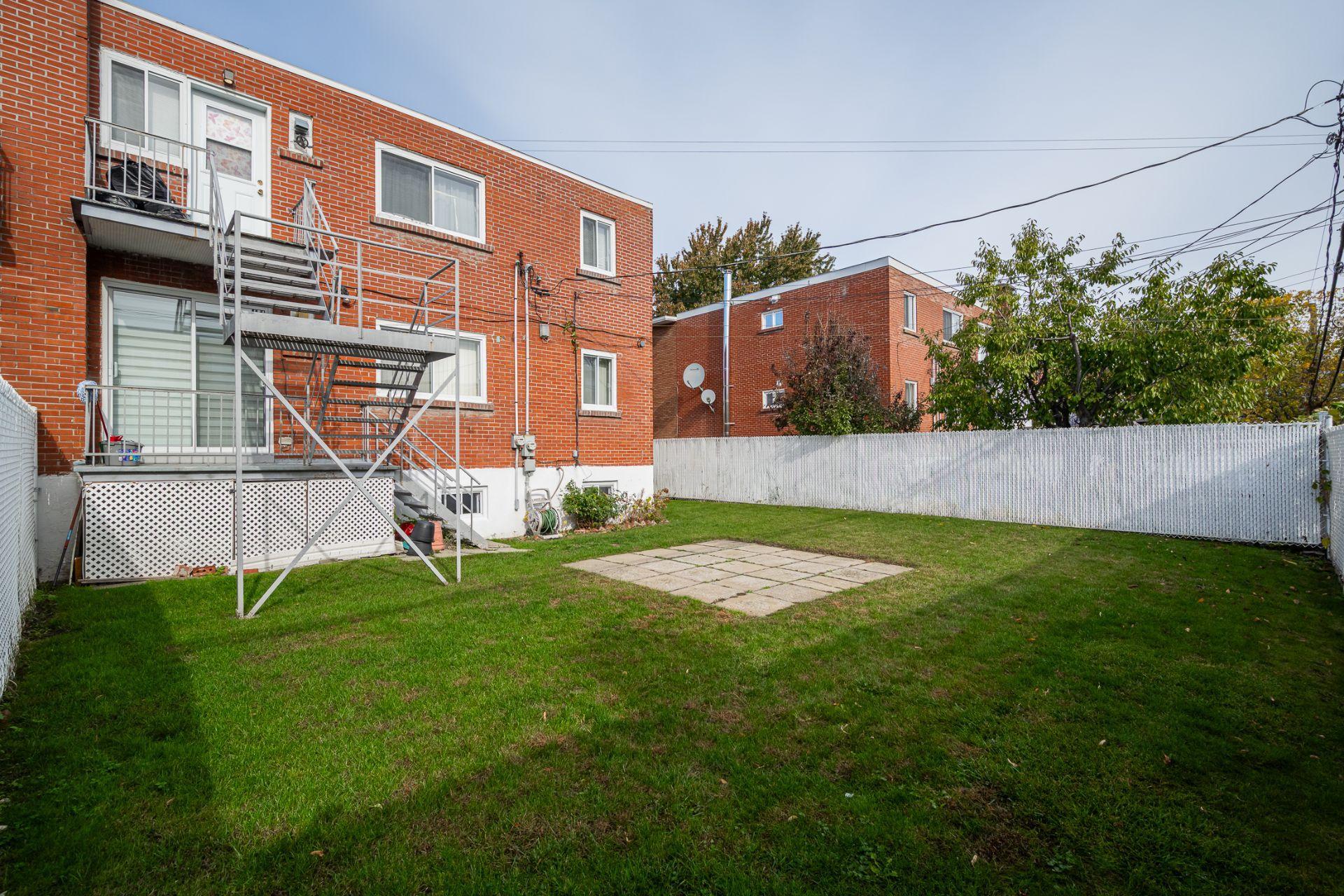 









1046

 - 1048


Rue Mill Hill

,
Laval (Chomedey),




QC
H7W1P4

