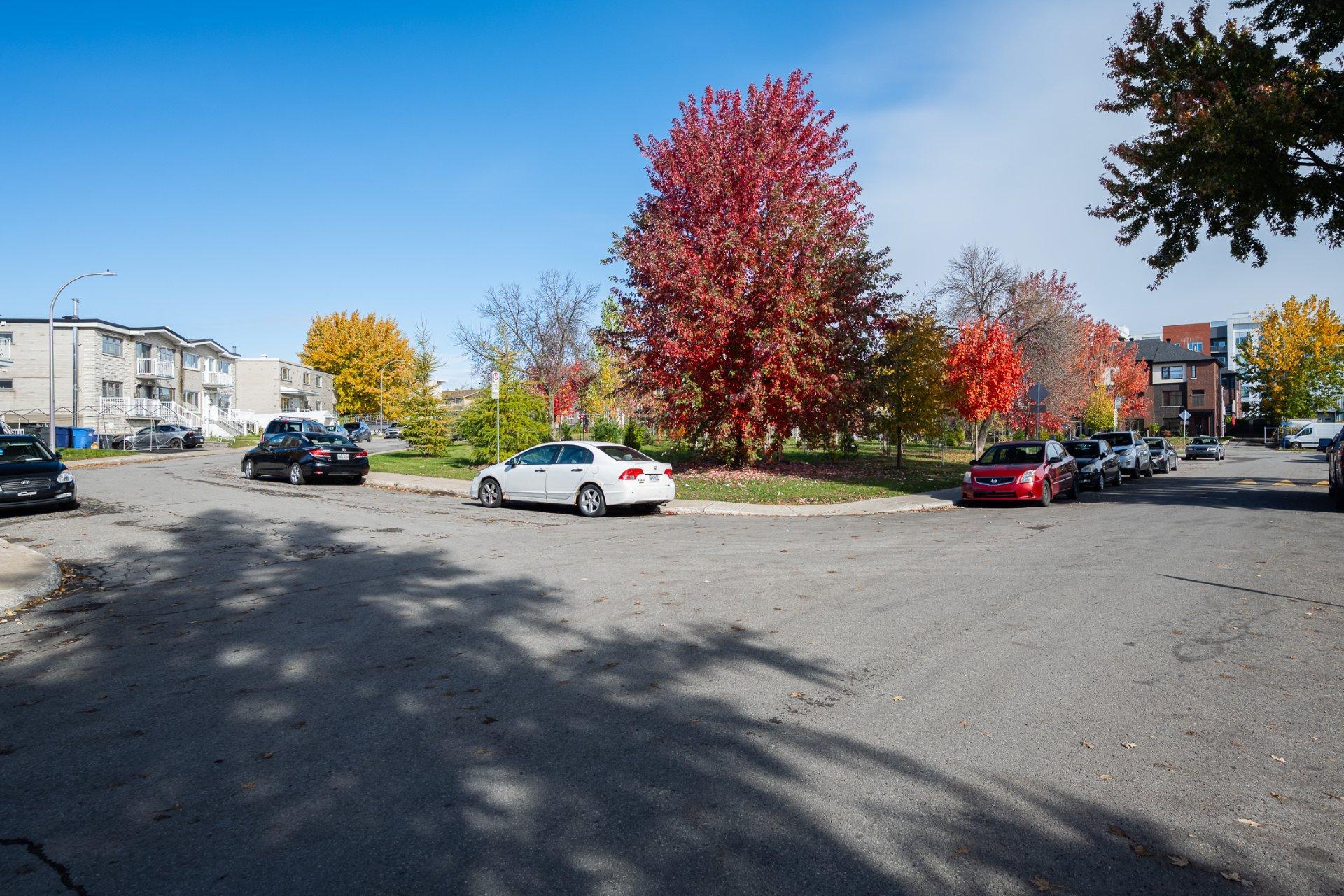 









1046

 - 1048


Rue Mill Hill

,
Laval (Chomedey),




QC
H7W1P4

