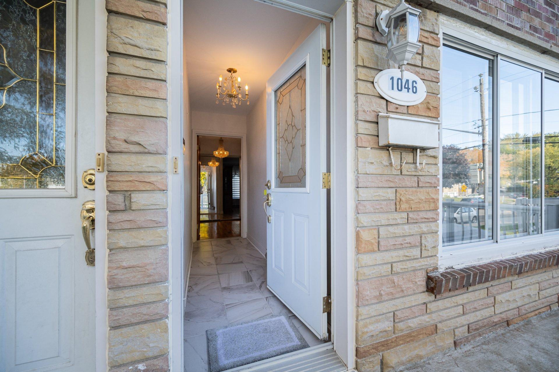 









1046

 - 1048


Rue Mill Hill

,
Laval (Chomedey),




QC
H7W1P4

