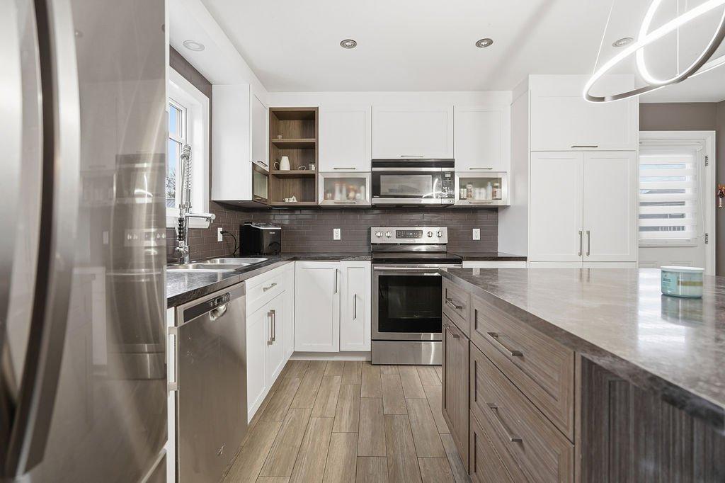 









218


Rue du Parc

,
Saint-Henri,




QC
G0R3E0

