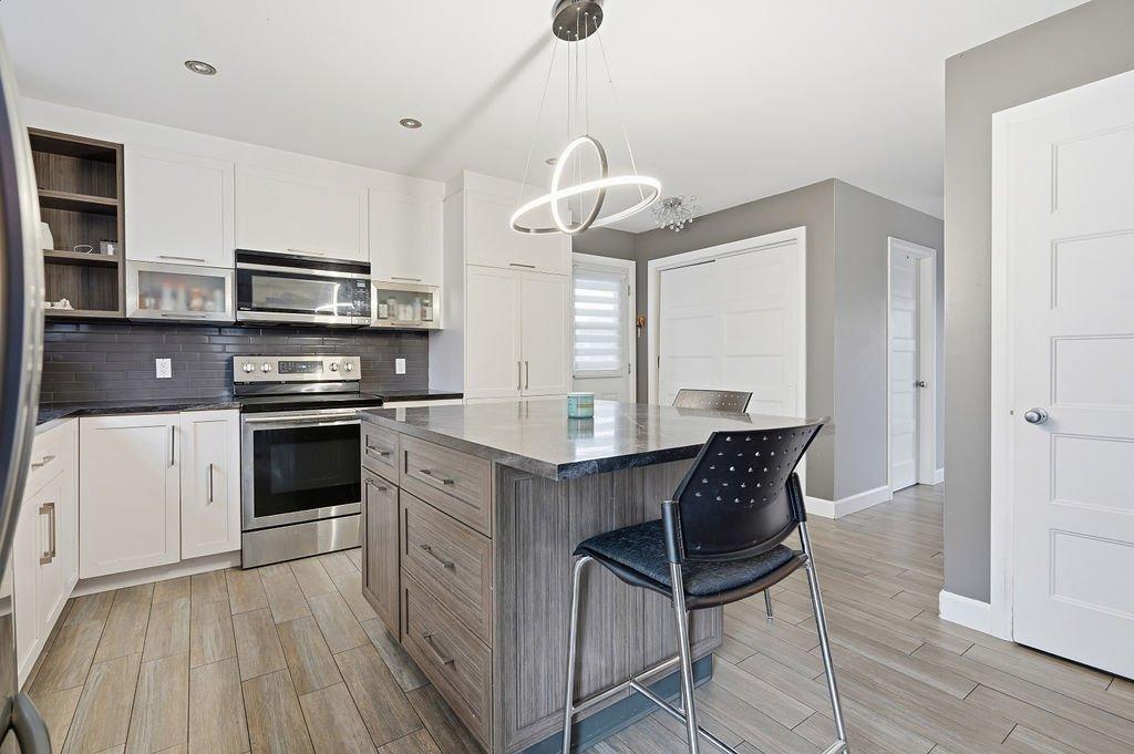 









218


Rue du Parc

,
Saint-Henri,




QC
G0R3E0

