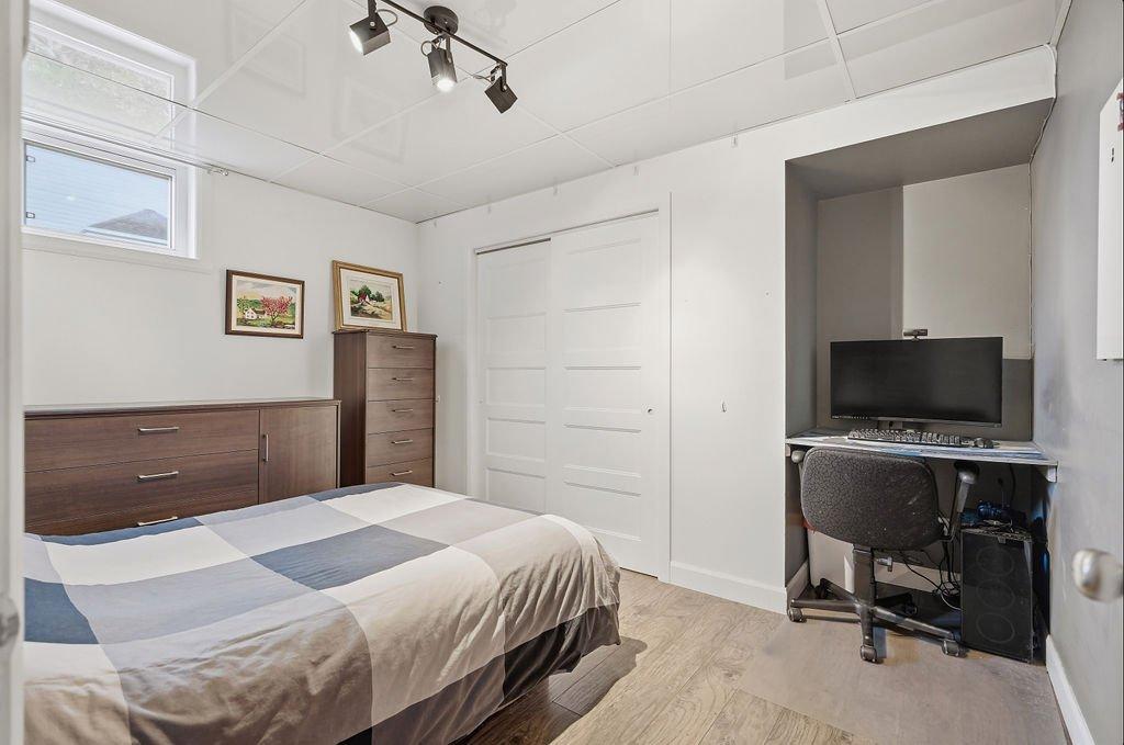 









218


Rue du Parc

,
Saint-Henri,




QC
G0R3E0

