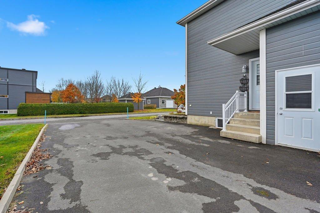 









218


Rue du Parc

,
Saint-Henri,




QC
G0R3E0

