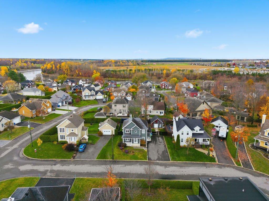 









218


Rue du Parc

,
Saint-Henri,




QC
G0R3E0

