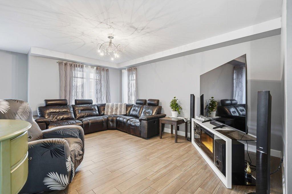 









218


Rue du Parc

,
Saint-Henri,




QC
G0R3E0

