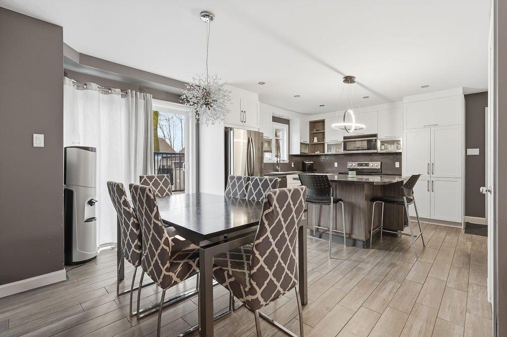 









218


Rue du Parc

,
Saint-Henri,




QC
G0R3E0

