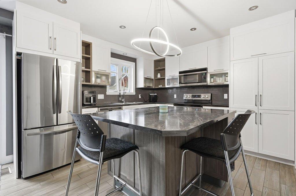 









218


Rue du Parc

,
Saint-Henri,




QC
G0R3E0

