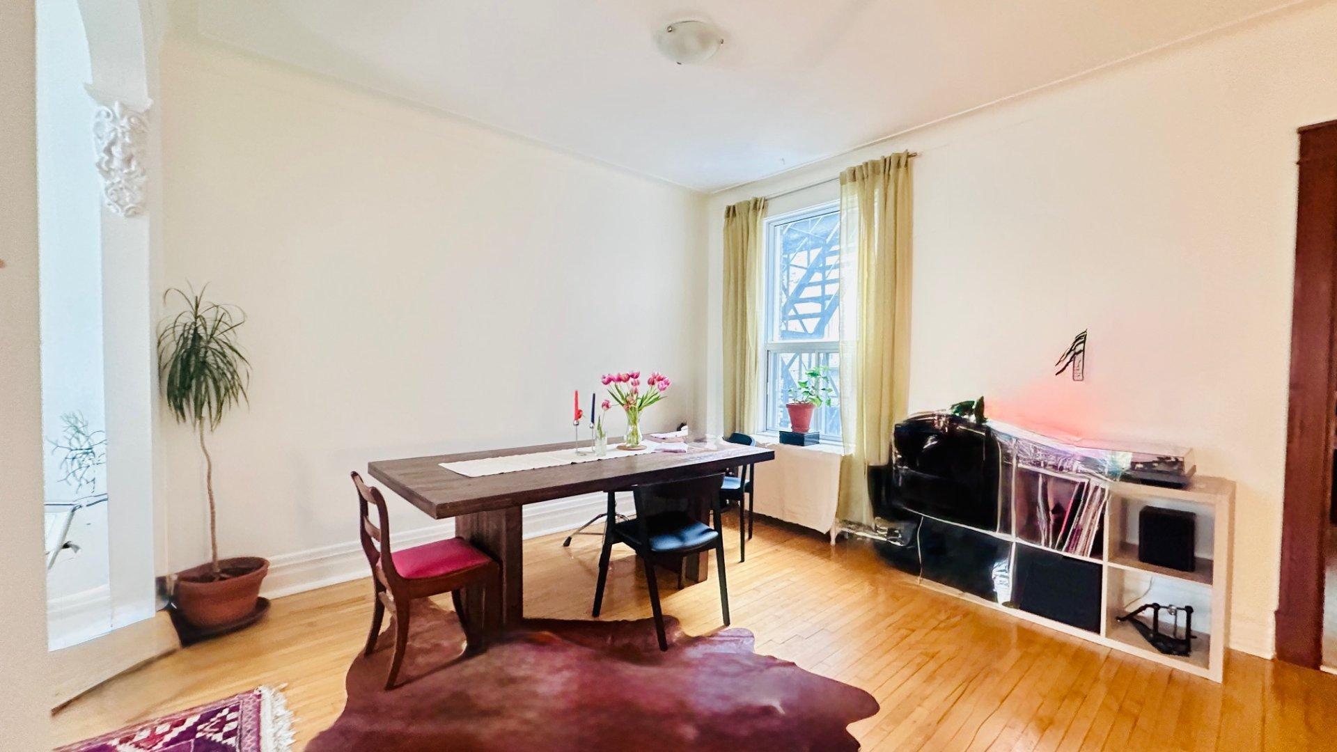 









4578

 - 4582


Rue Clark

,
Montréal (Le Plateau-Mont-Royal),




QC
H2T2T4


