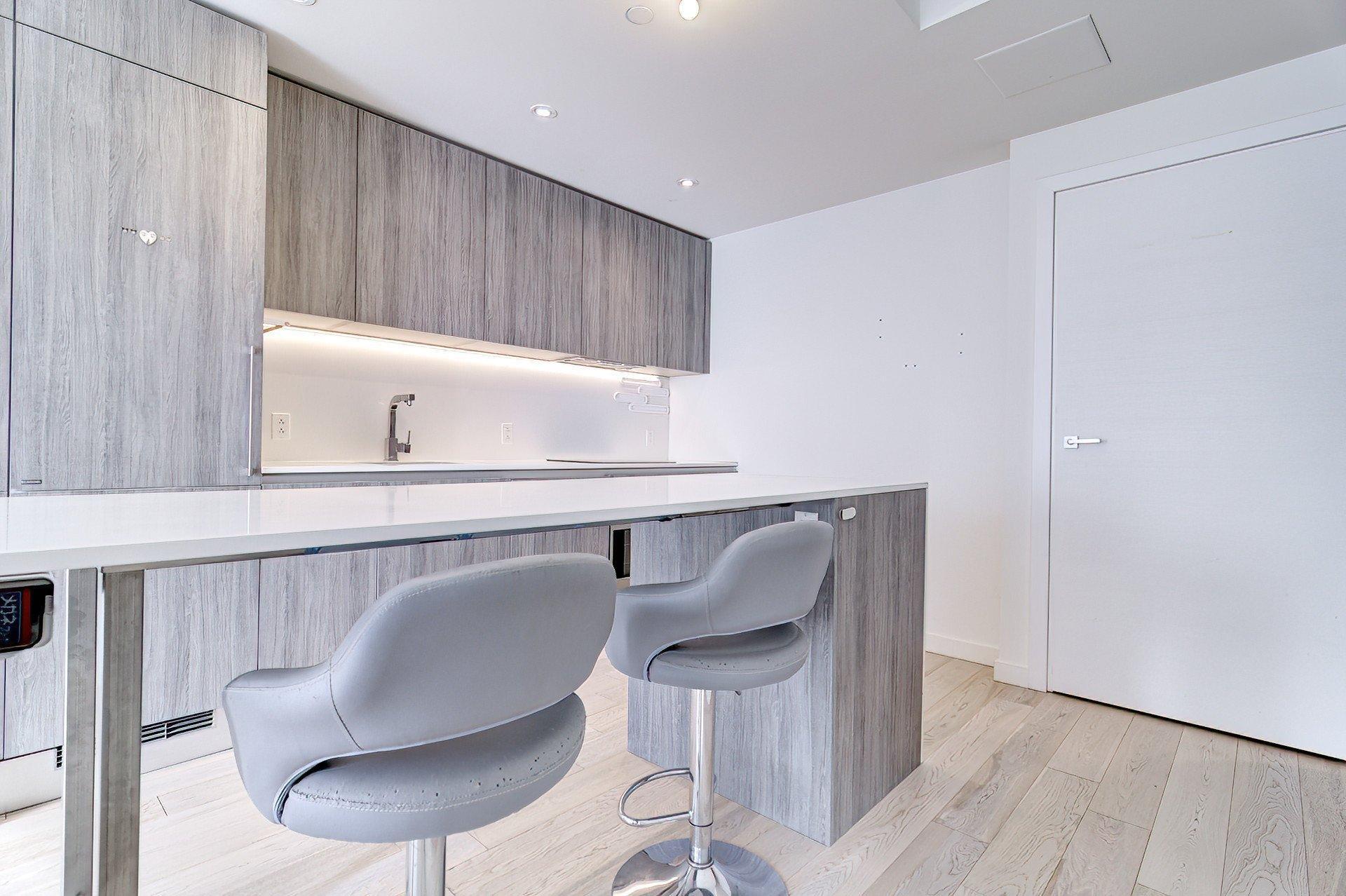 









1450


Boul. René-Lévesque O.

, 2613,
Montréal (Ville-Marie),




QC
H3G0E1

