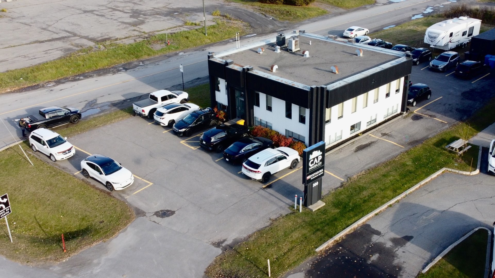 









300


Boul. Lachapelle

,
Saint-Jérôme,




QC
J7Z7L2

