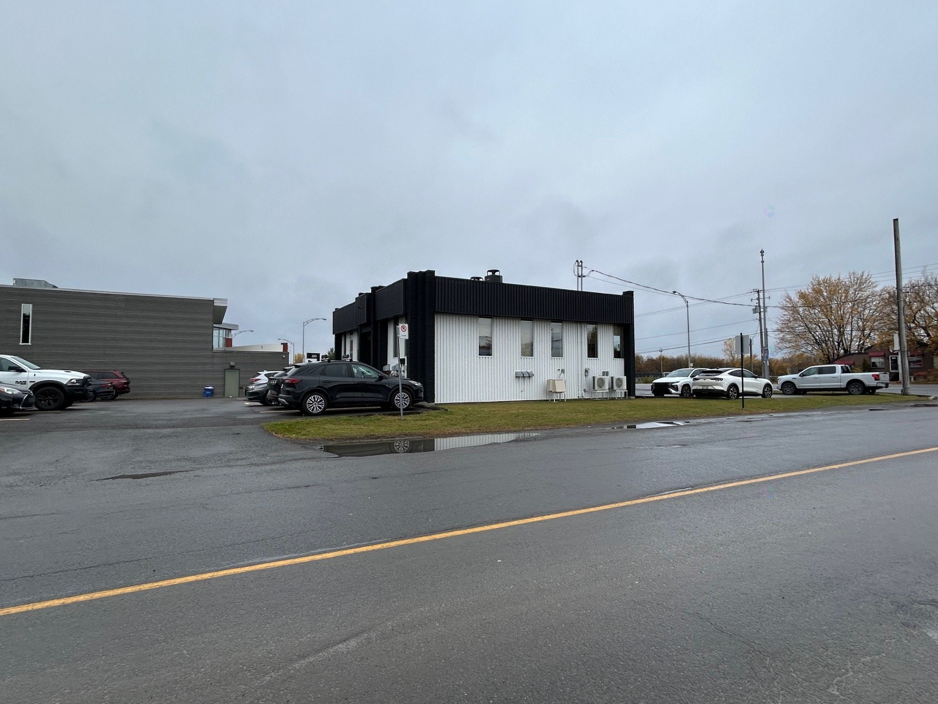 









300


Boul. Lachapelle

,
Saint-Jérôme,




QC
J7Z7L2

