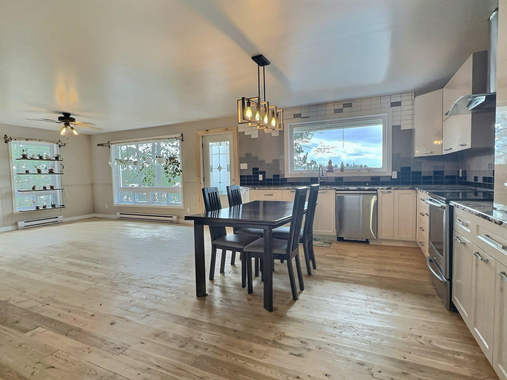 









497


Ch. du Lac-de-l'Argentier

,
Fugèreville,




QC
J0Z2A0

