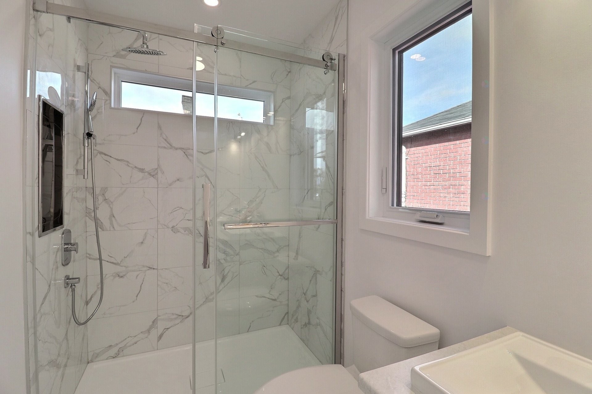 









12


Rue Derwin

,
Gatineau (Aylmer),




QC
J9H3A1

