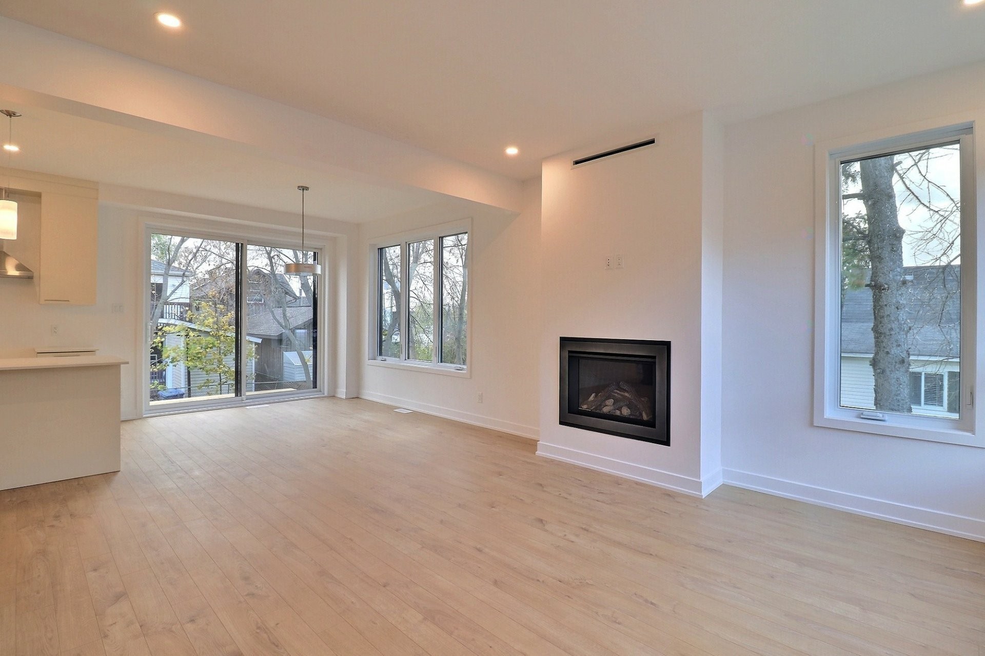 









12


Rue Derwin

,
Gatineau (Aylmer),




QC
J9H3A1

