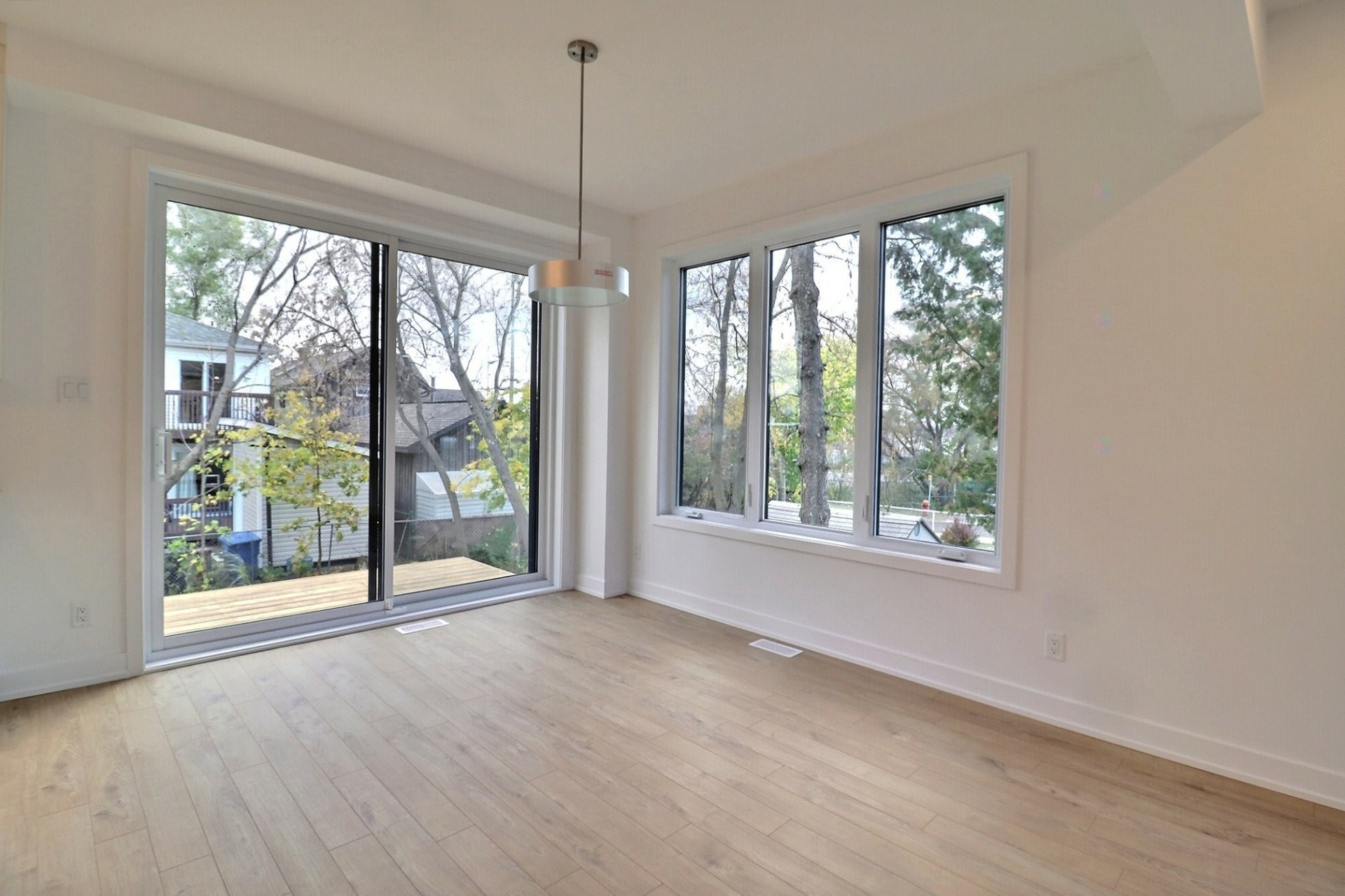 









12


Rue Derwin

,
Gatineau (Aylmer),




QC
J9H3A1

