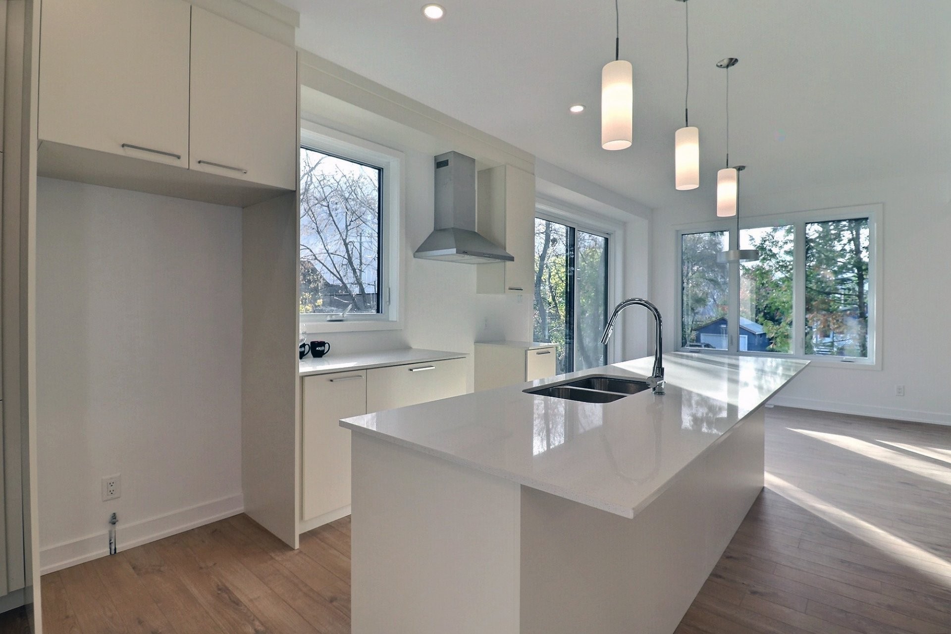 









12


Rue Derwin

,
Gatineau (Aylmer),




QC
J9H3A1

