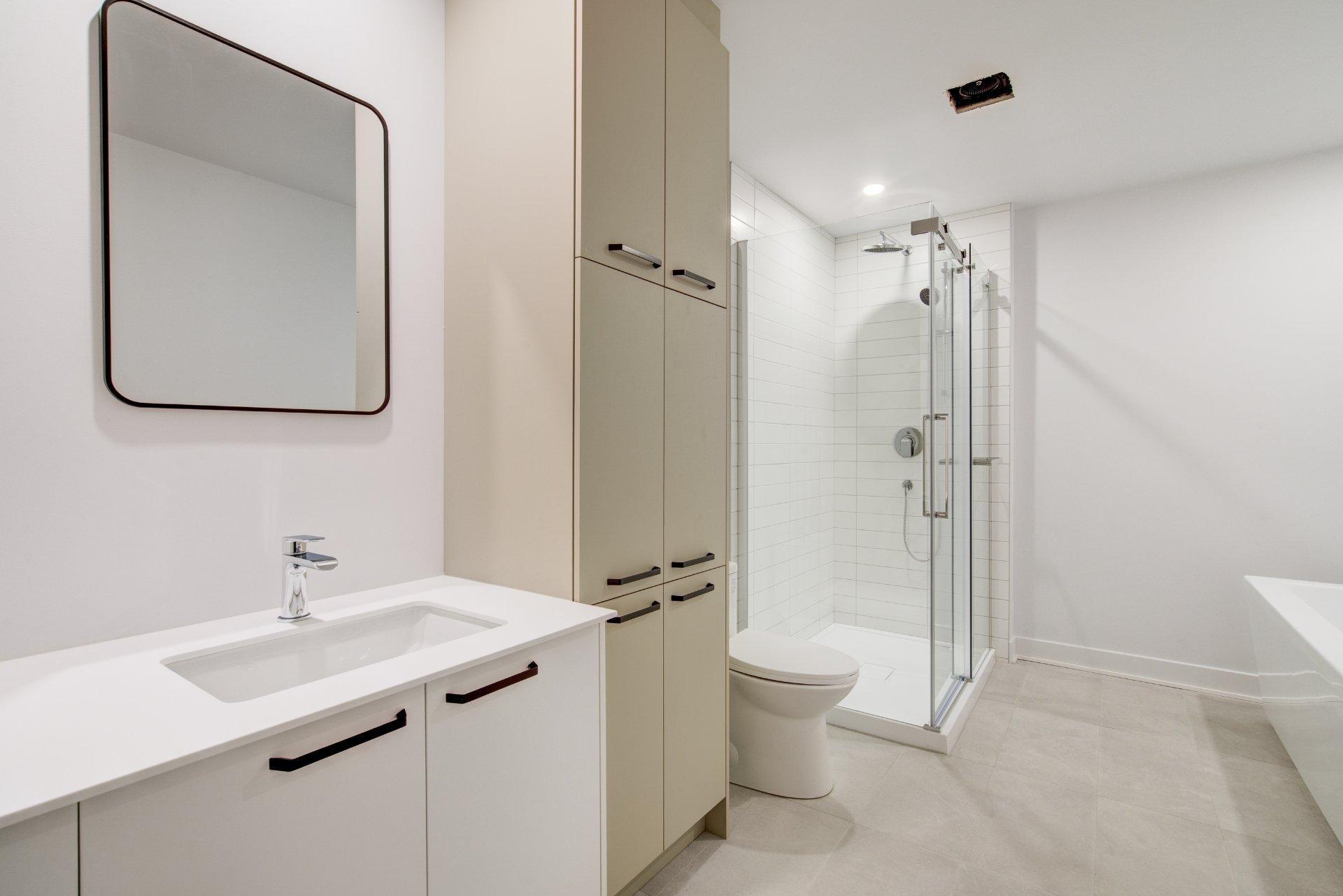 









210


Rue St-Paul

, 403,
Saint-Jean-sur-Richelieu,




QC
J3B0L5

