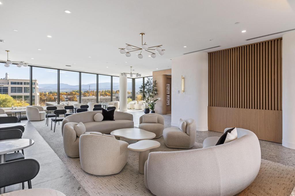 









3340


Lakeshore

Road, 509,
Kelowna,




BC
V1W 0H6

