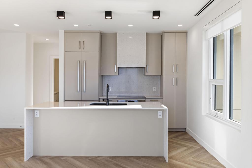 









3340


Lakeshore

Road, 509,
Kelowna,




BC
V1W 0H6

