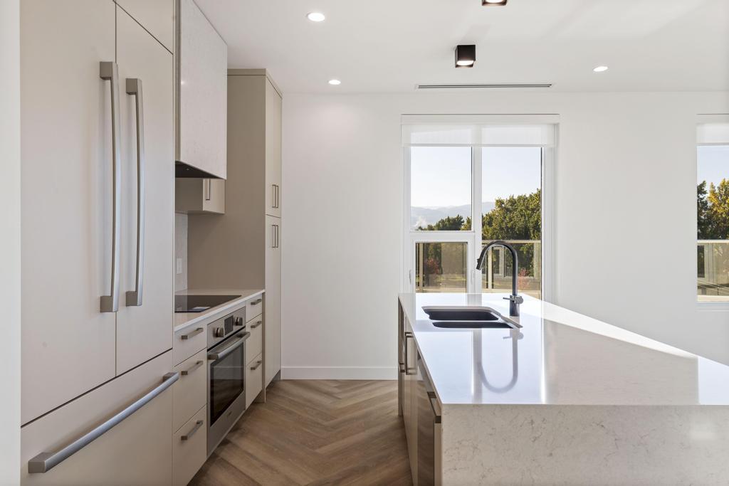 









3340


Lakeshore

Road, 509,
Kelowna,




BC
V1W 0H6

