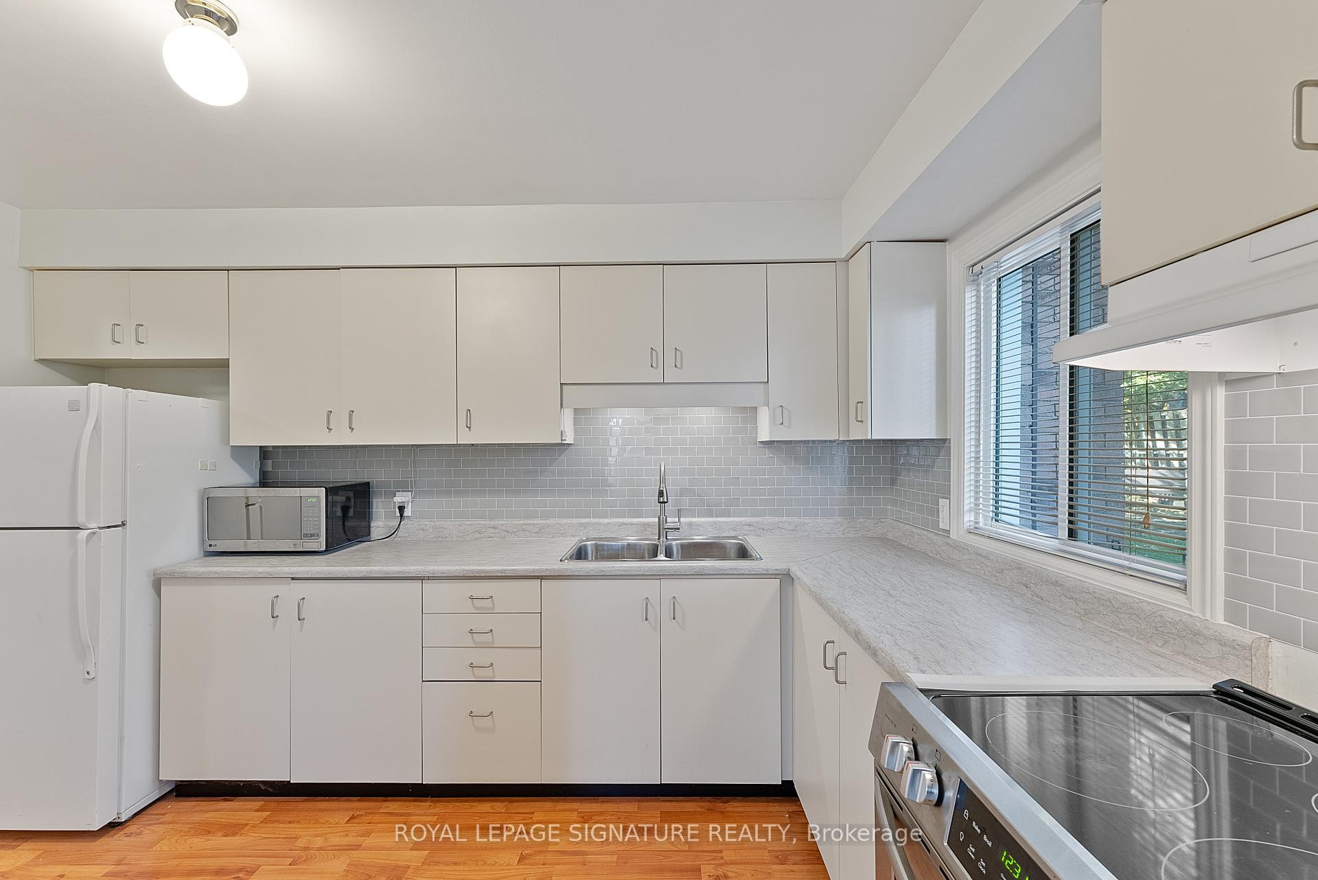 









30


Hugo

Crescent, 110,
Kitchener,




ON
N2M 3Z2

