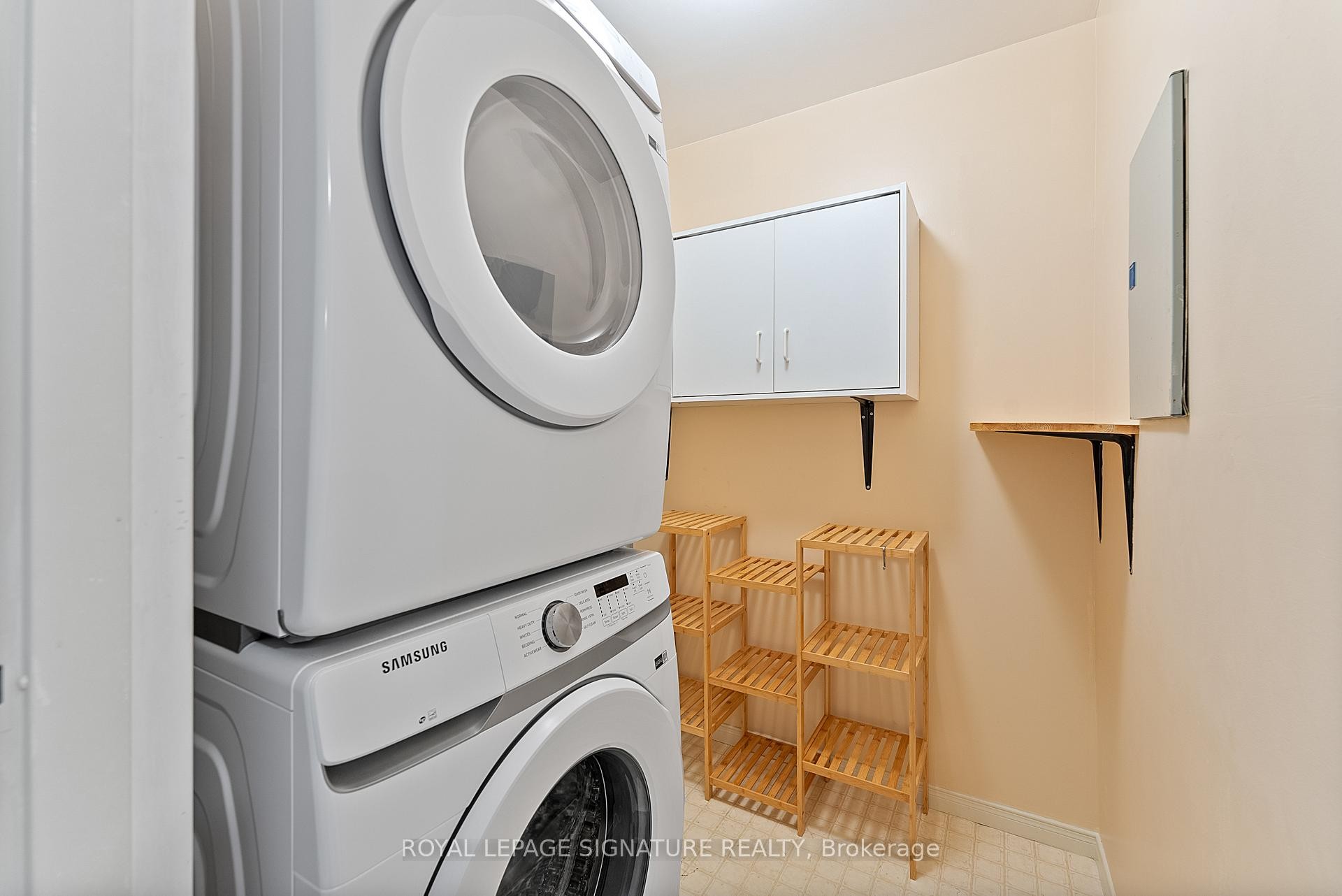 









30


Hugo

Crescent, 110,
Kitchener,




ON
N2M 3Z2

