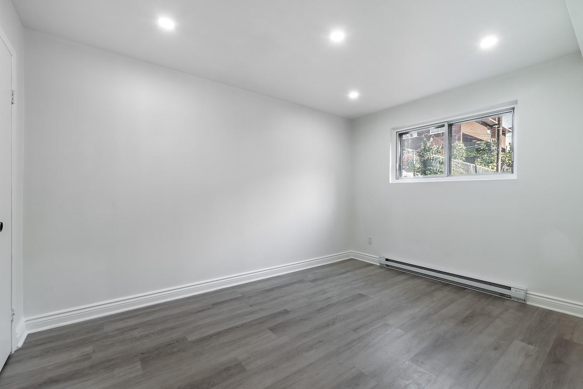 









11711


Boul. Langelier

, 2,
Montréal (Montréal-Nord),




QC
H1G3M2

