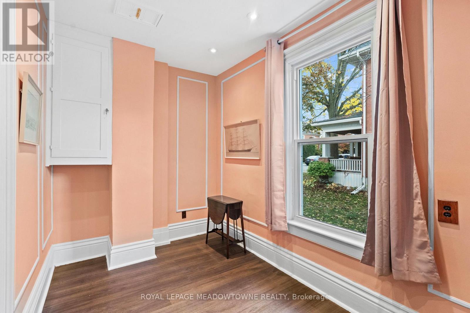 












229 QUEEN STREET

,
Milton,




Ontario
L9T1K3

