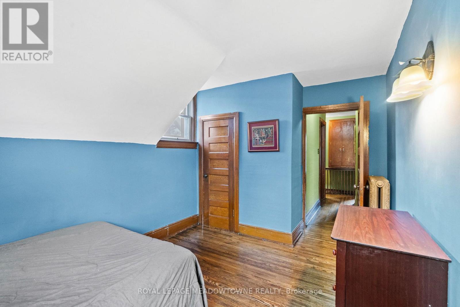 












229 QUEEN STREET

,
Milton,




Ontario
L9T1K3

