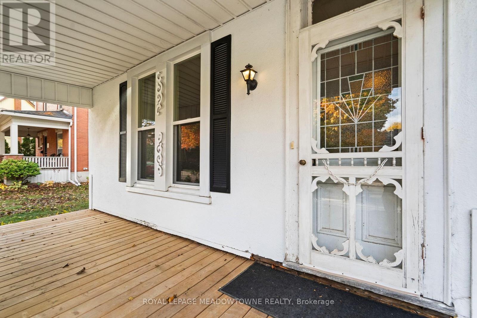 












229 QUEEN STREET

,
Milton,




Ontario
L9T1K3

