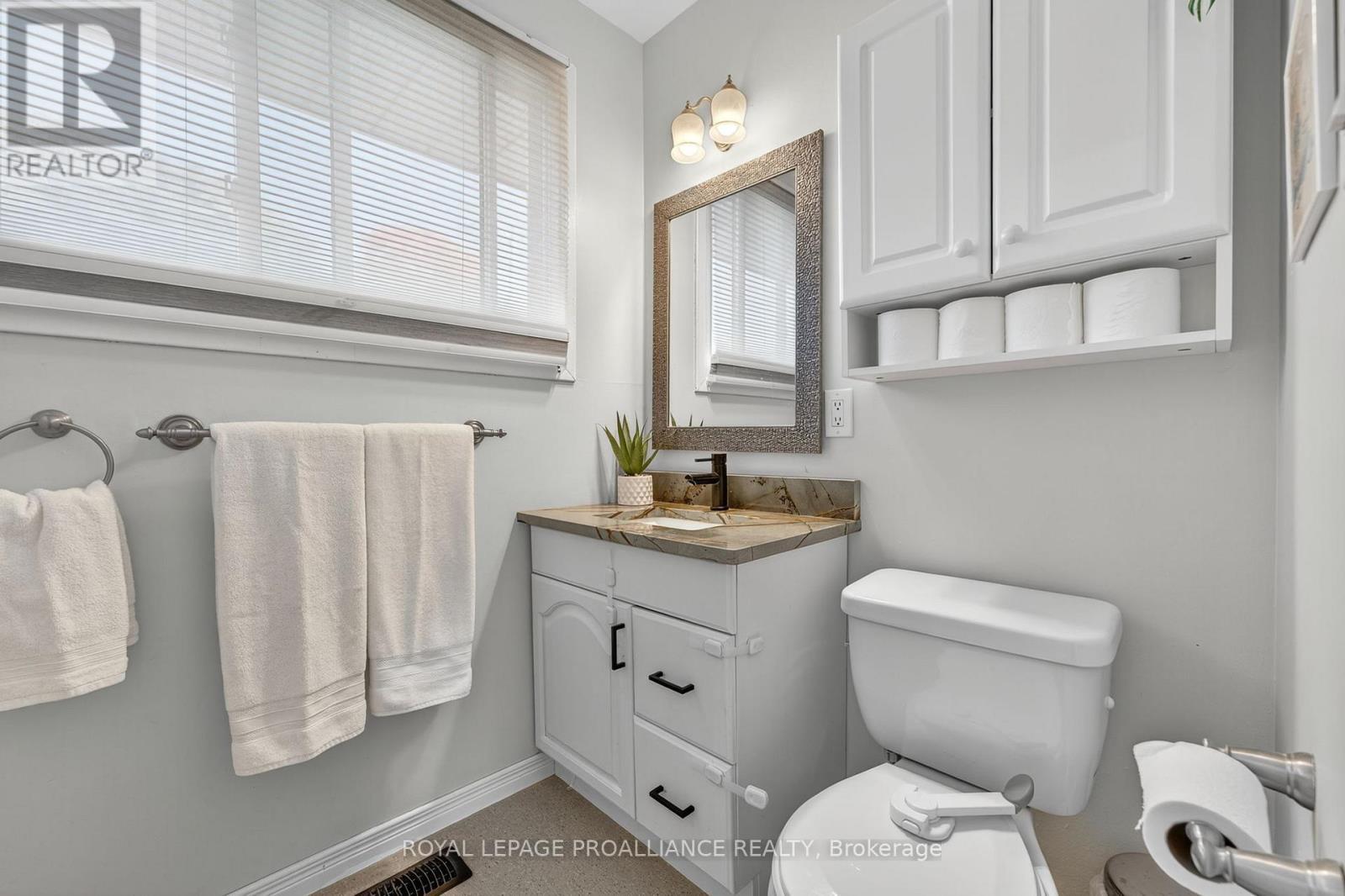 












14 CHESTERFIELD DRIVE

,
Loyalist (Amherstview),




Ontario
K7N1M2

