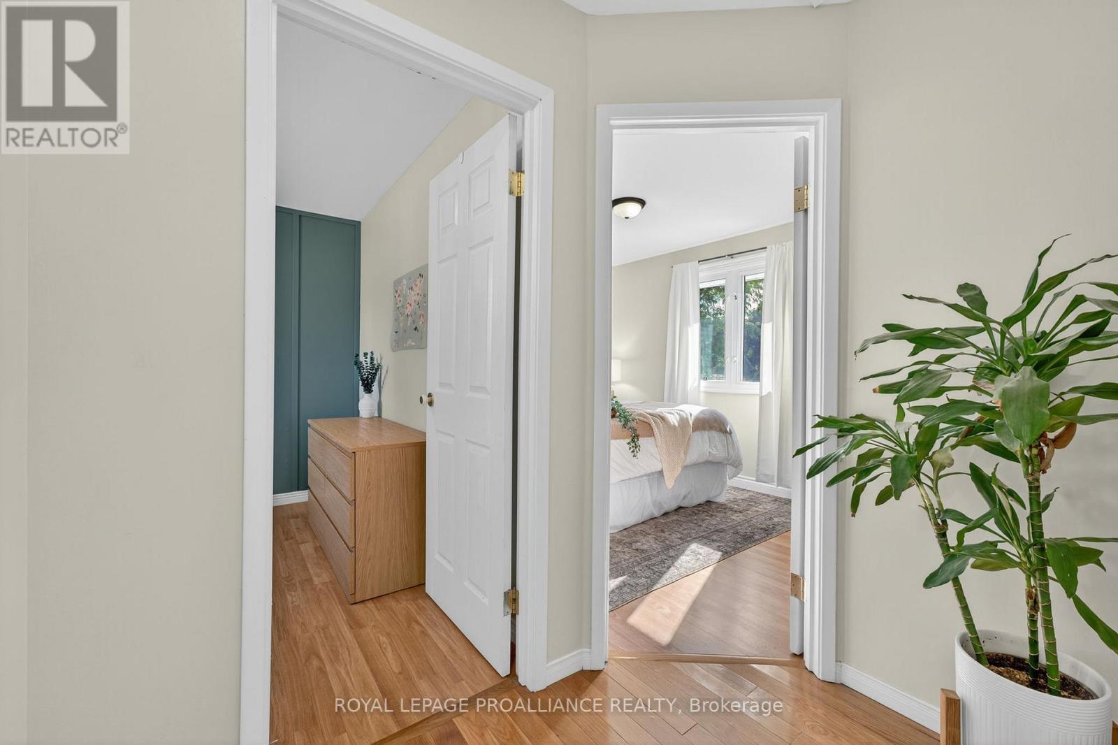 












14 CHESTERFIELD DRIVE

,
Loyalist (Amherstview),




Ontario
K7N1M2

