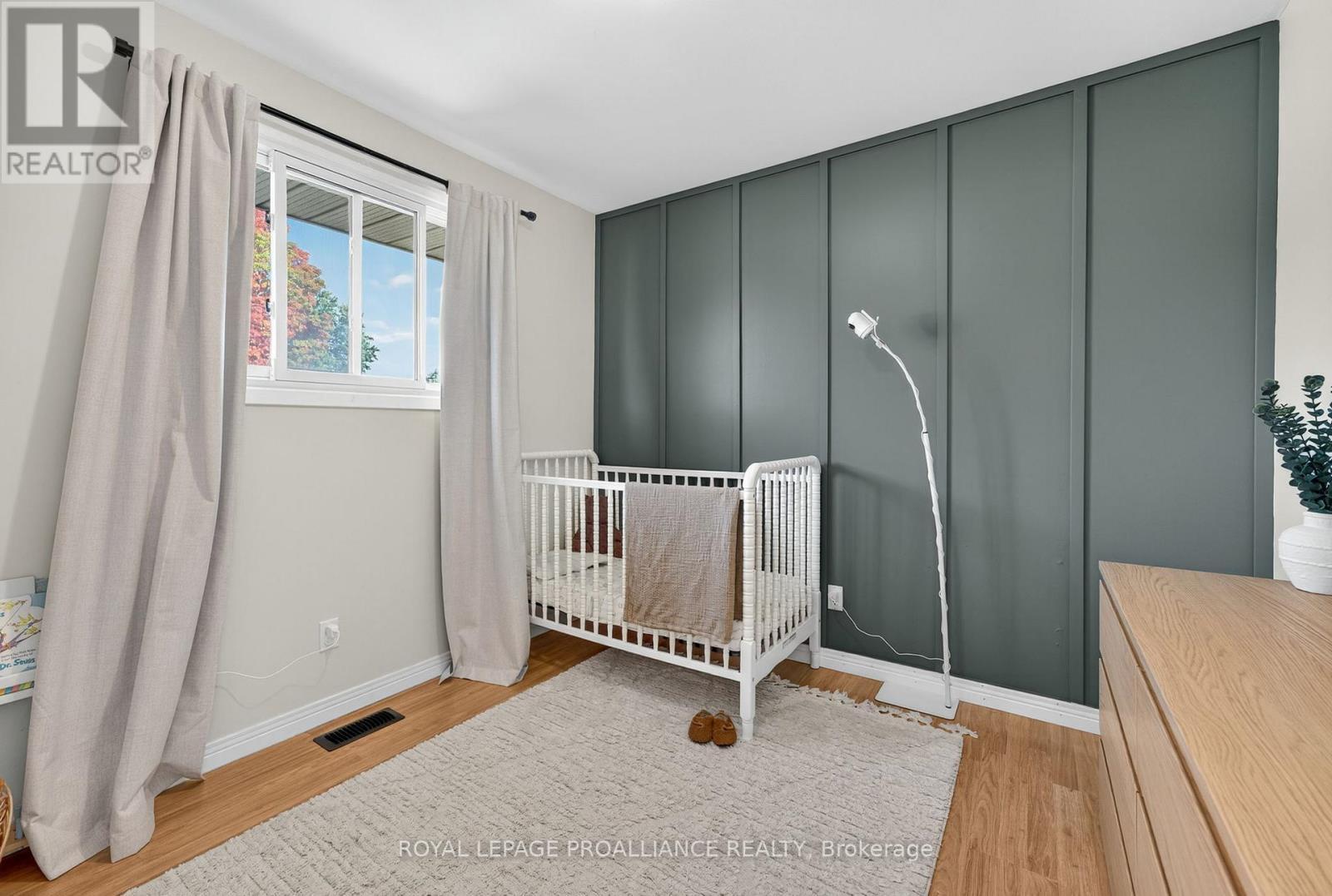 












14 CHESTERFIELD DRIVE

,
Loyalist (Amherstview),




Ontario
K7N1M2

