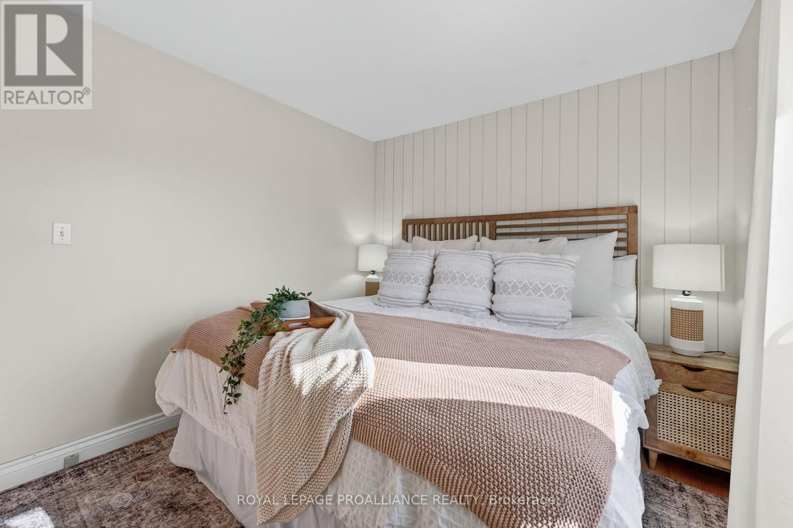 












14 CHESTERFIELD DRIVE

,
Loyalist (Amherstview),




Ontario
K7N1M2

