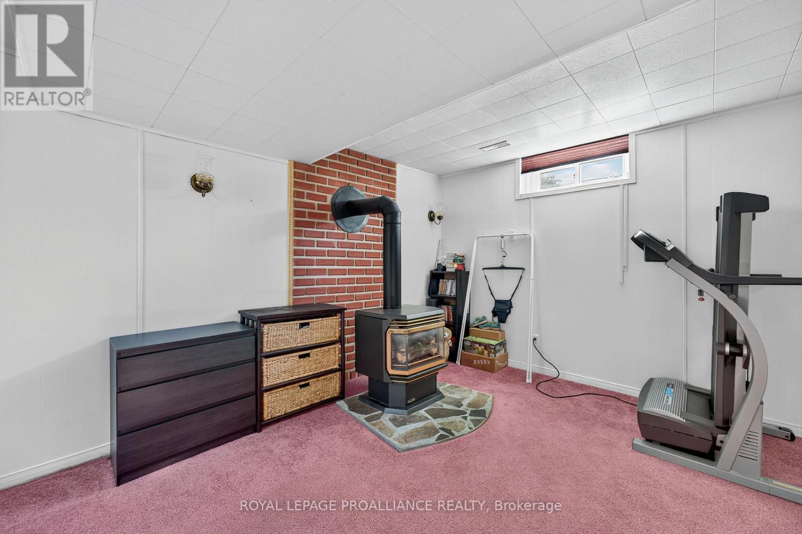 












14 CHESTERFIELD DRIVE

,
Loyalist (Amherstview),




Ontario
K7N1M2

