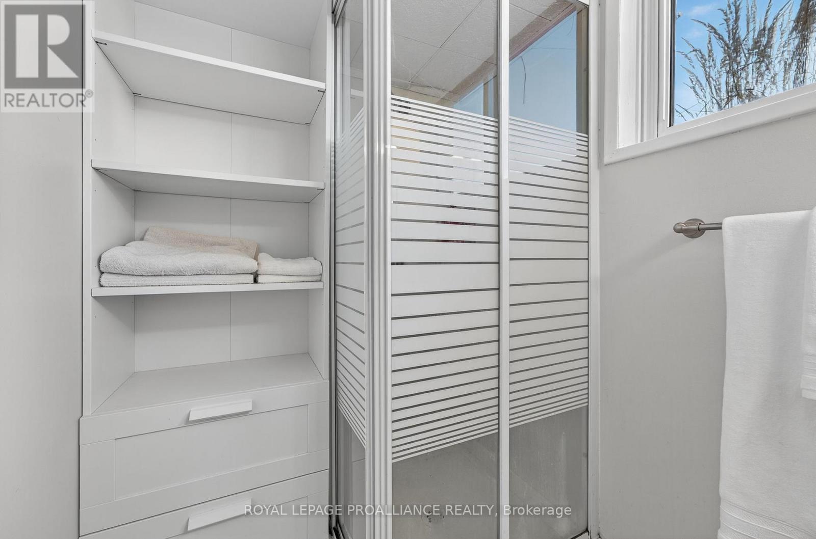 












14 CHESTERFIELD DRIVE

,
Loyalist (Amherstview),




Ontario
K7N1M2

