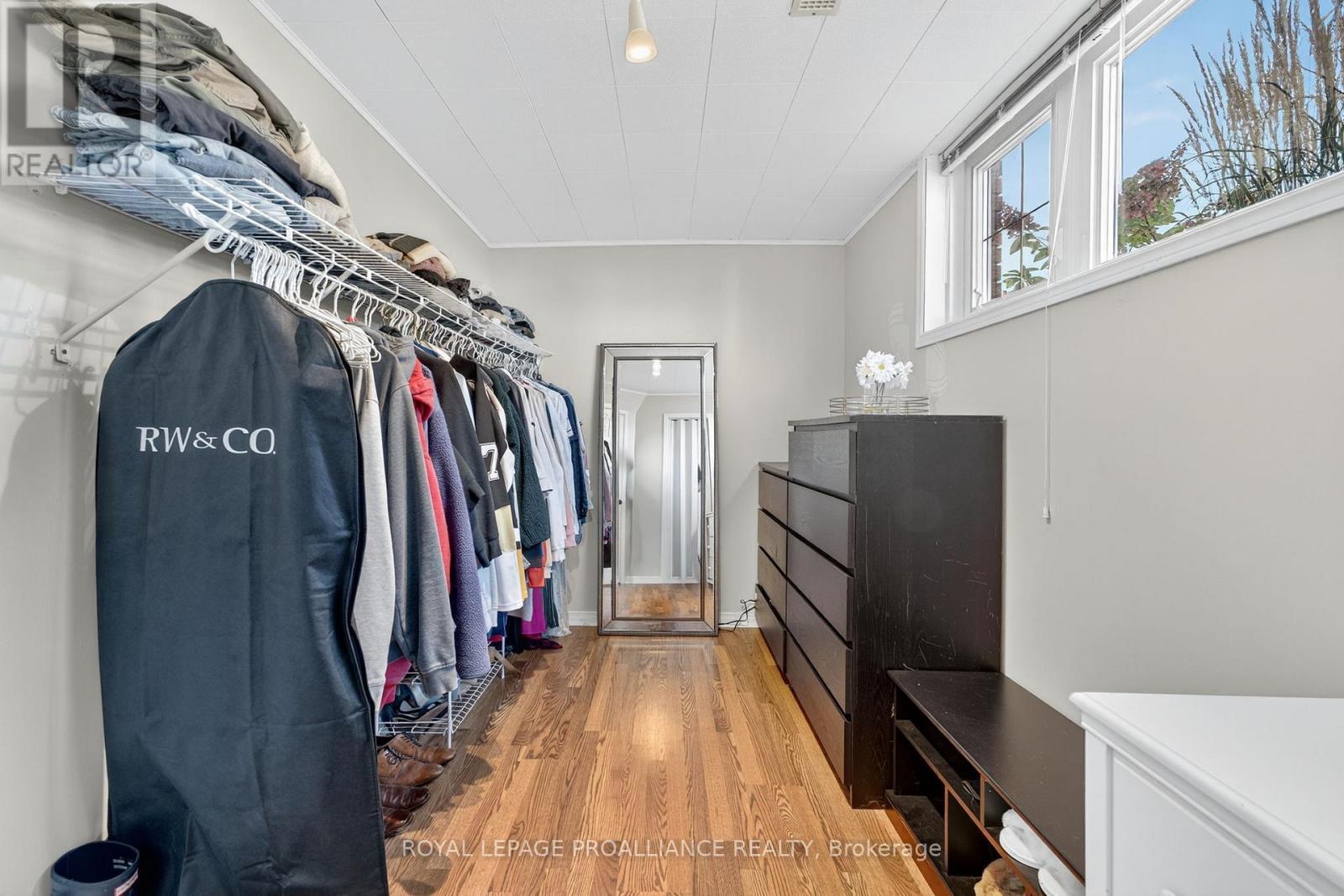 












14 CHESTERFIELD DRIVE

,
Loyalist (Amherstview),




Ontario
K7N1M2

