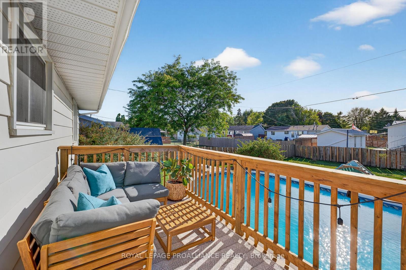 












14 CHESTERFIELD DRIVE

,
Loyalist (Amherstview),




Ontario
K7N1M2

