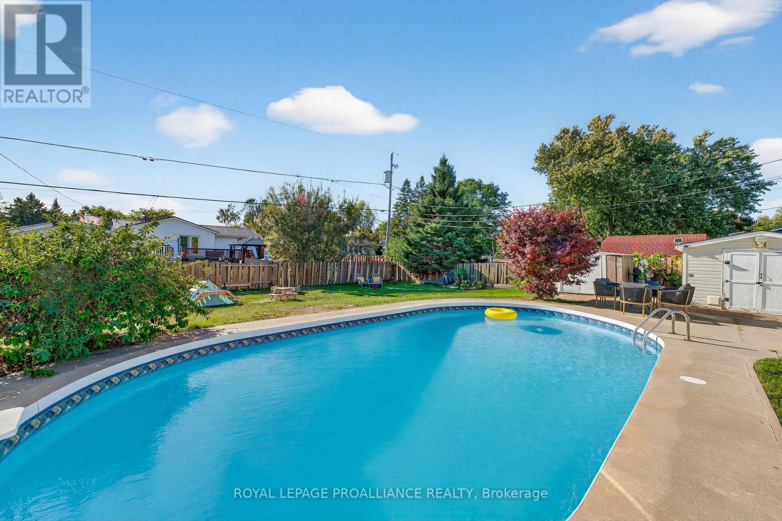 












14 CHESTERFIELD DRIVE

,
Loyalist (Amherstview),




Ontario
K7N1M2

