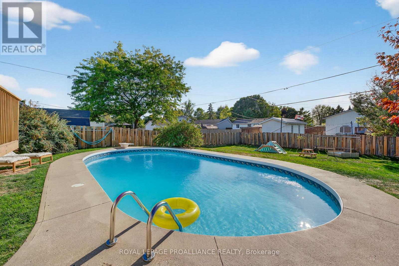 












14 CHESTERFIELD DRIVE

,
Loyalist (Amherstview),




Ontario
K7N1M2

