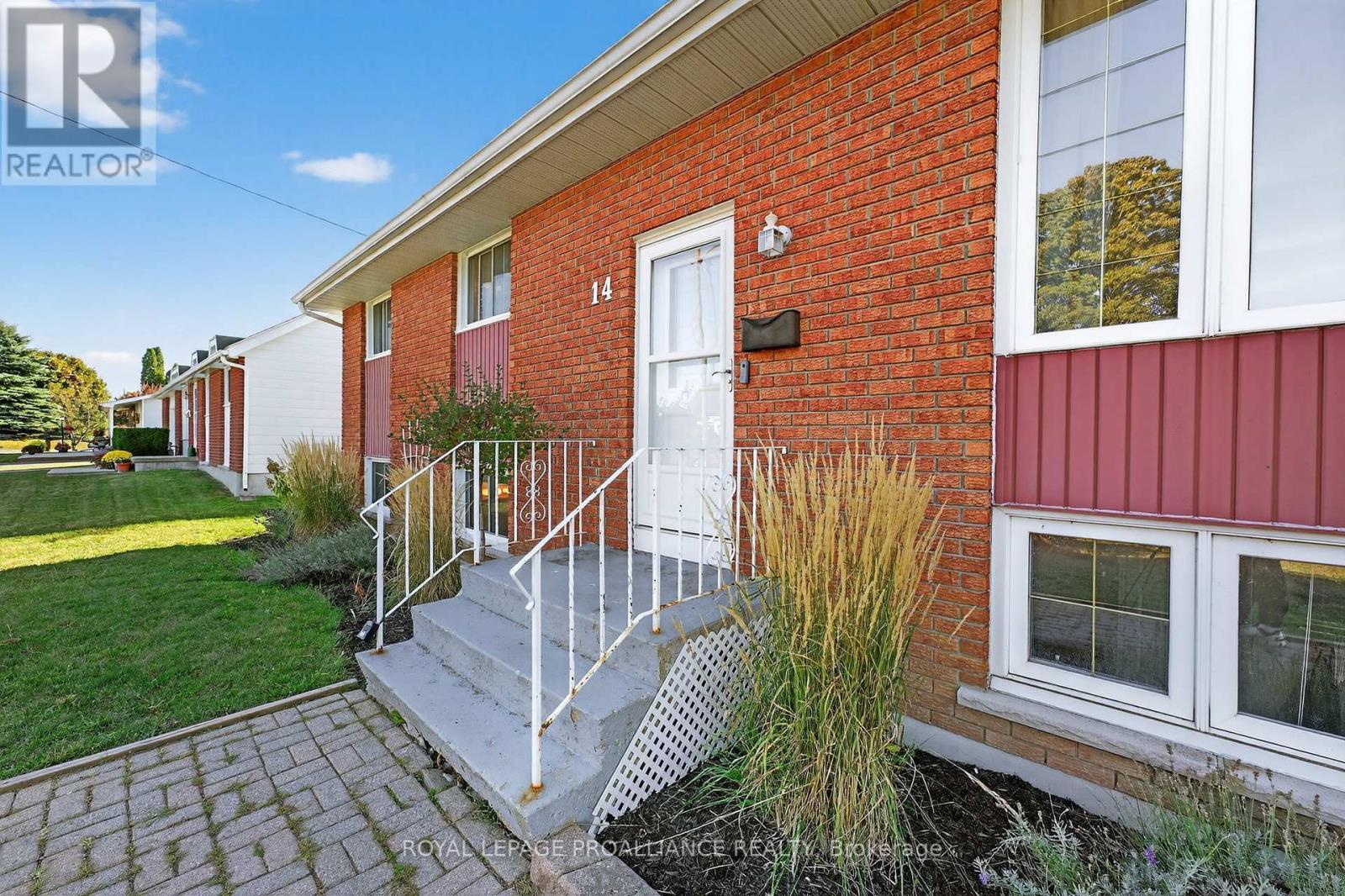 












14 CHESTERFIELD DRIVE

,
Loyalist (Amherstview),




Ontario
K7N1M2

