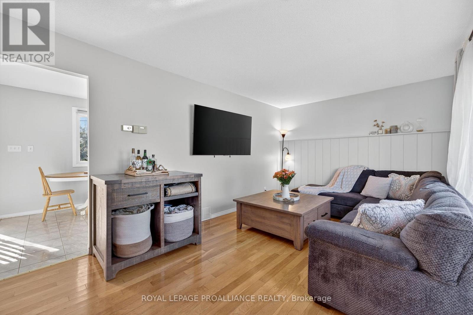 












14 CHESTERFIELD DRIVE

,
Loyalist (Amherstview),




Ontario
K7N1M2

