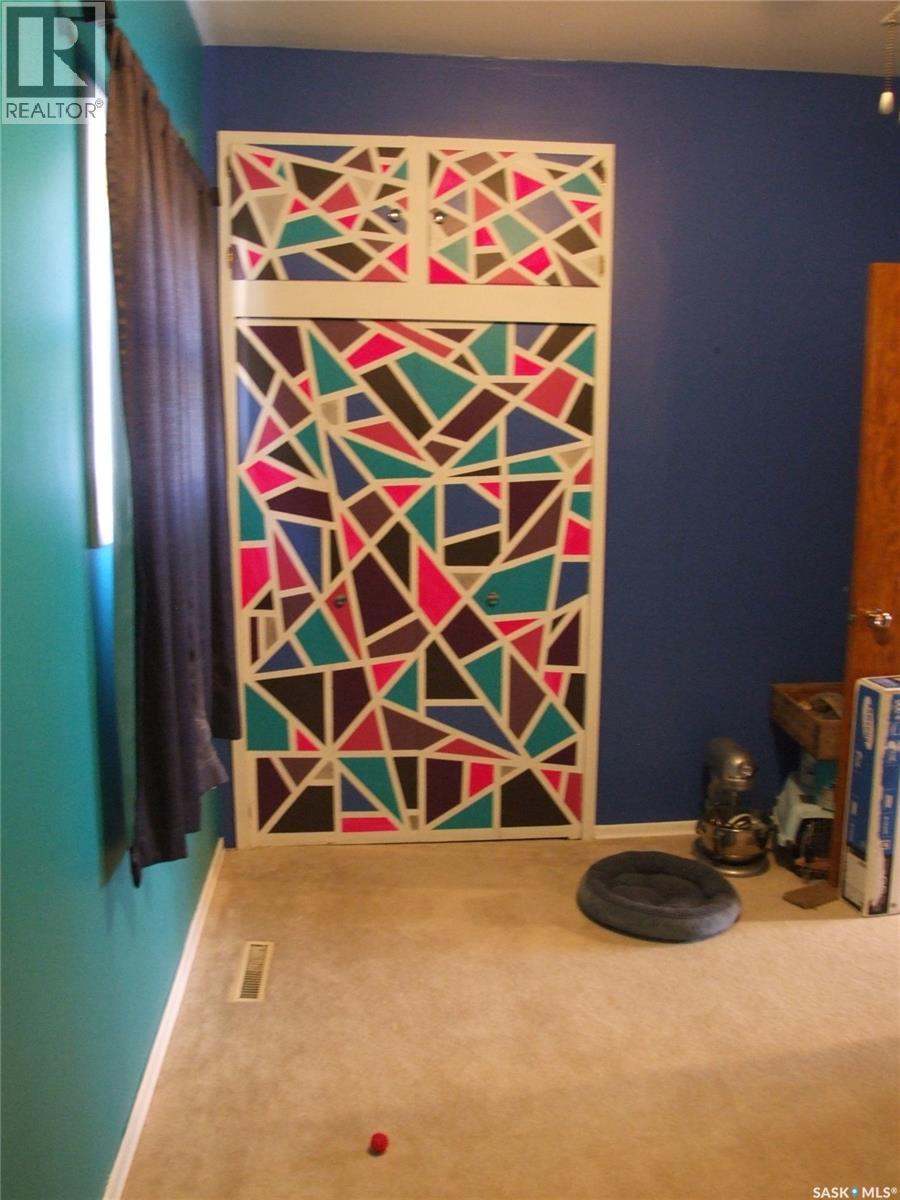 












206 1st STREET W

,
Leader,




Saskatchewan
S0N1H0

