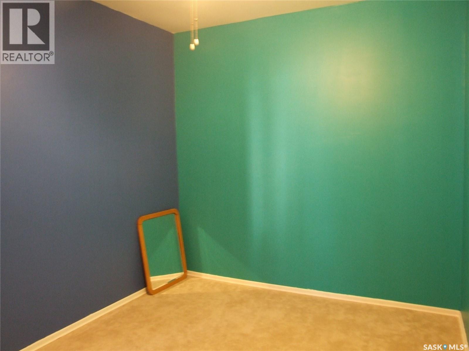 












206 1st STREET W

,
Leader,




Saskatchewan
S0N1H0

